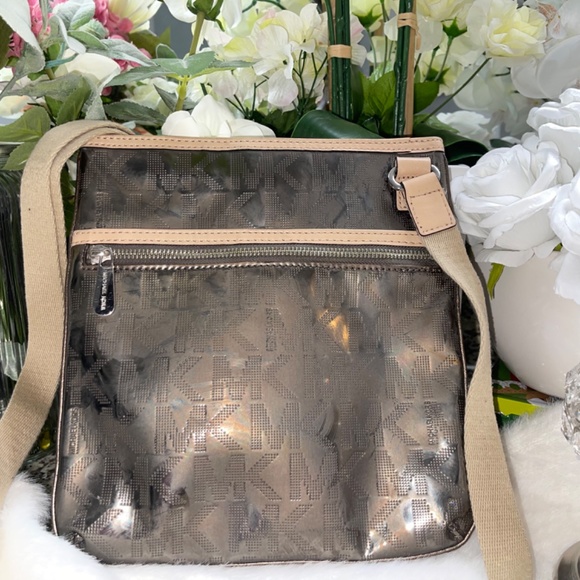 Michael kors crossbody bag - Picture 3 of 12